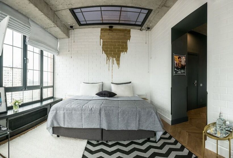 Design Hotel Rooms & Rumors