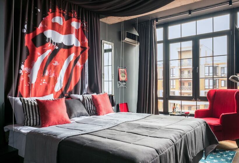 Design Hotel Rooms & Rumors