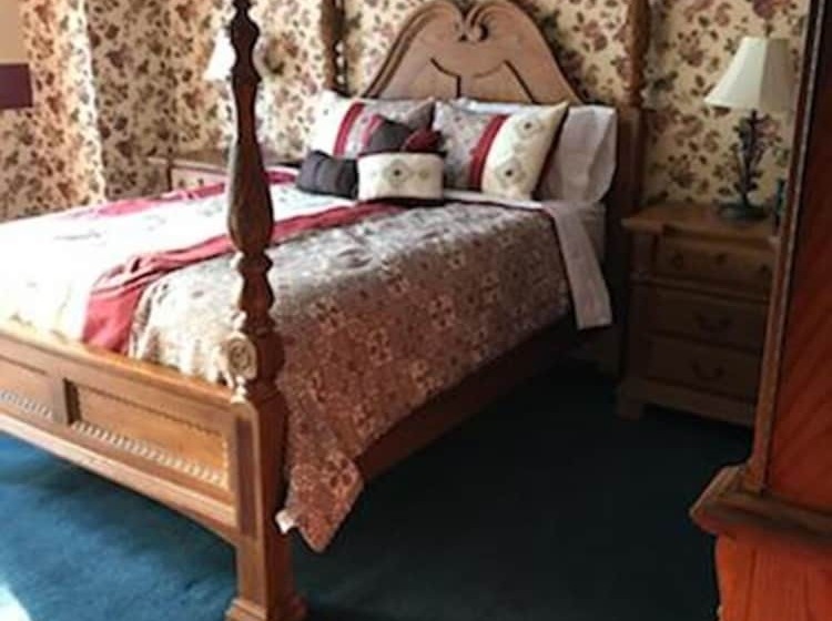 Evans Holly Grove Inn B&b