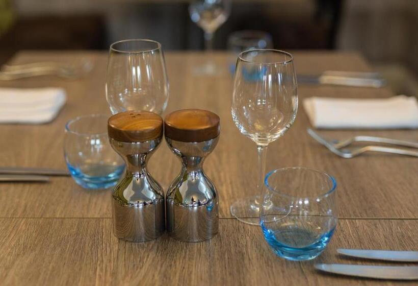 פונדק Georgian House