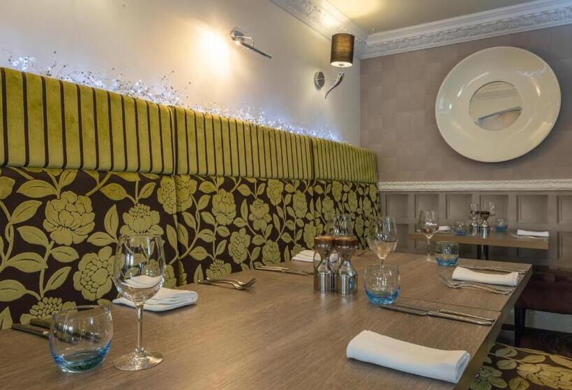 פונדק Georgian House