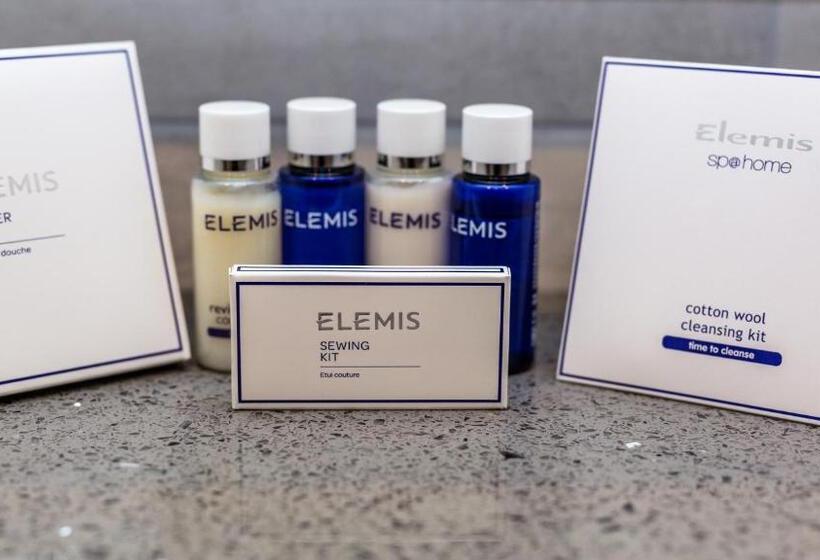 פונדק Georgian House