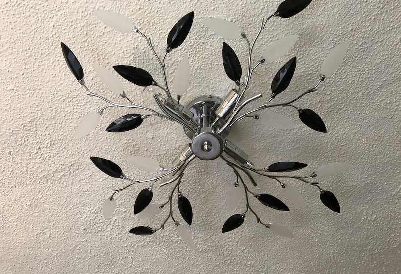 여관 The Good Intent