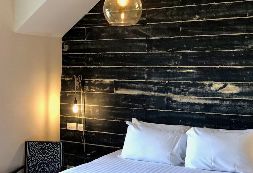 簡易ホテル The Wheatsheaf