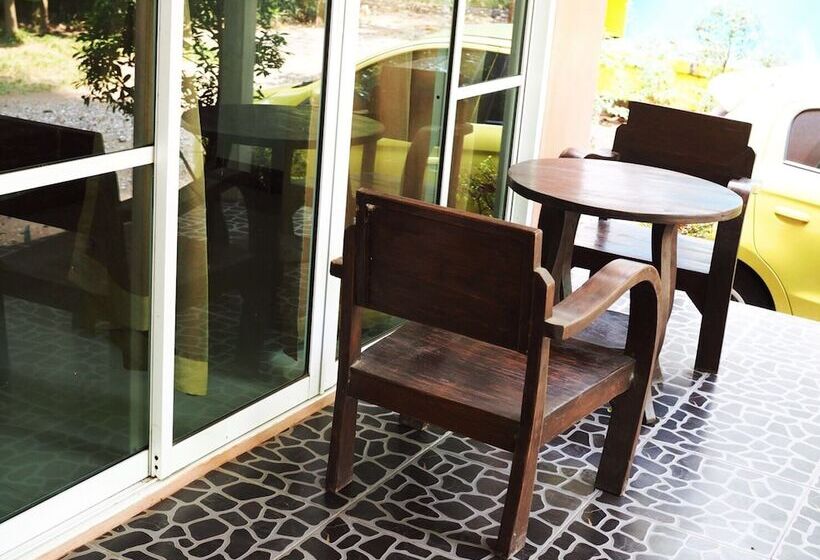 בית מלון כפרי Baan Tonmai Resort