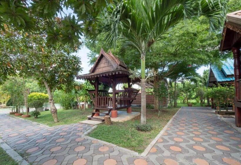 هتل Ban Suan Mee Sakul Resort