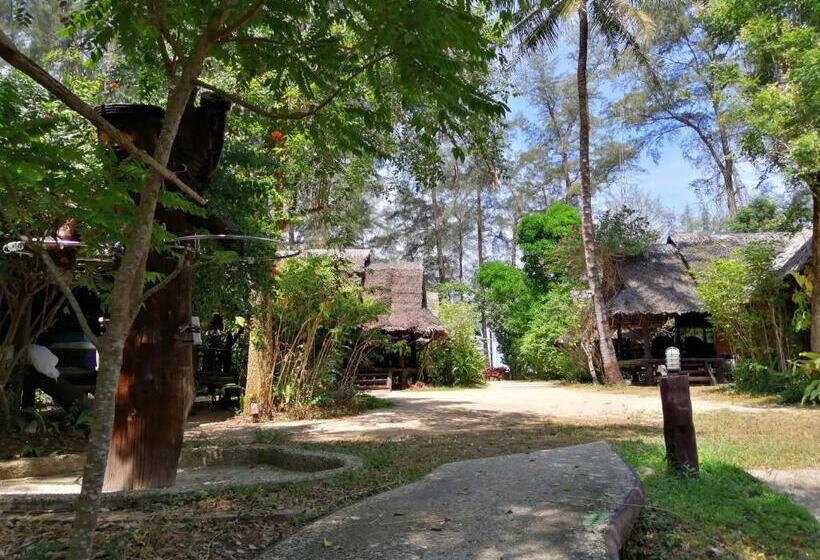 هتل Fisherman S Hut , ขนำชาวเลโฮมสเตย์