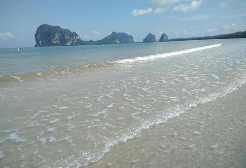 Hotel Fisherman S Hut , ขนำชาวเลโฮมสเตย์