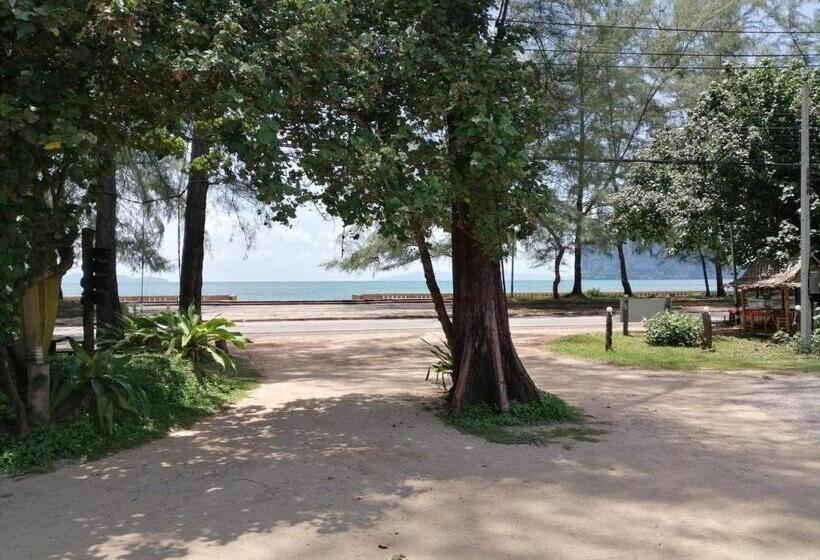 هتل Fisherman S Hut , ขนำชาวเลโฮมสเตย์