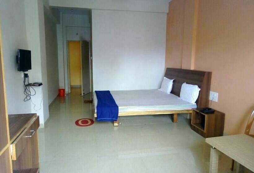 בית מלון כפרי Goroomgo Shree Mandir Palace Puri