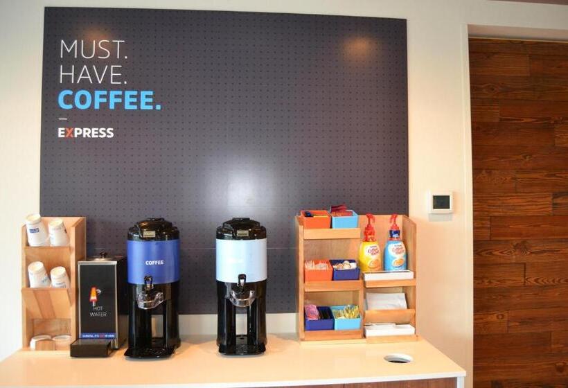 בית מלון כפרי Holiday Inn Express & Suites Goodlettsville N   Nashville, An Ihg