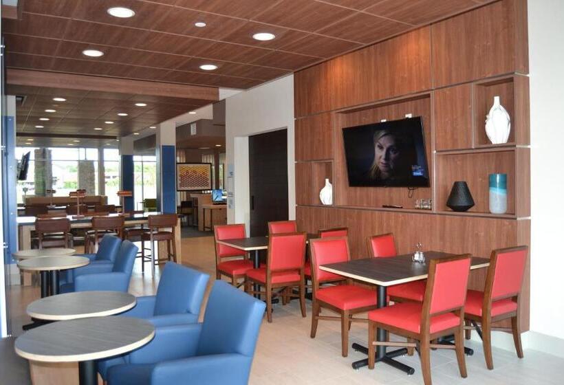 בית מלון כפרי Holiday Inn Express & Suites Goodlettsville N   Nashville, An Ihg