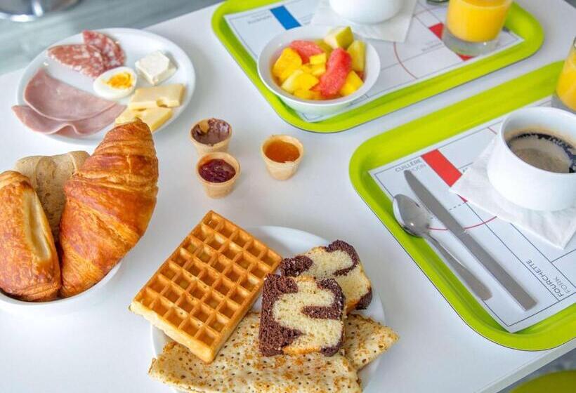 Отель Ibis Budget Fréjus St Raphaël Centre