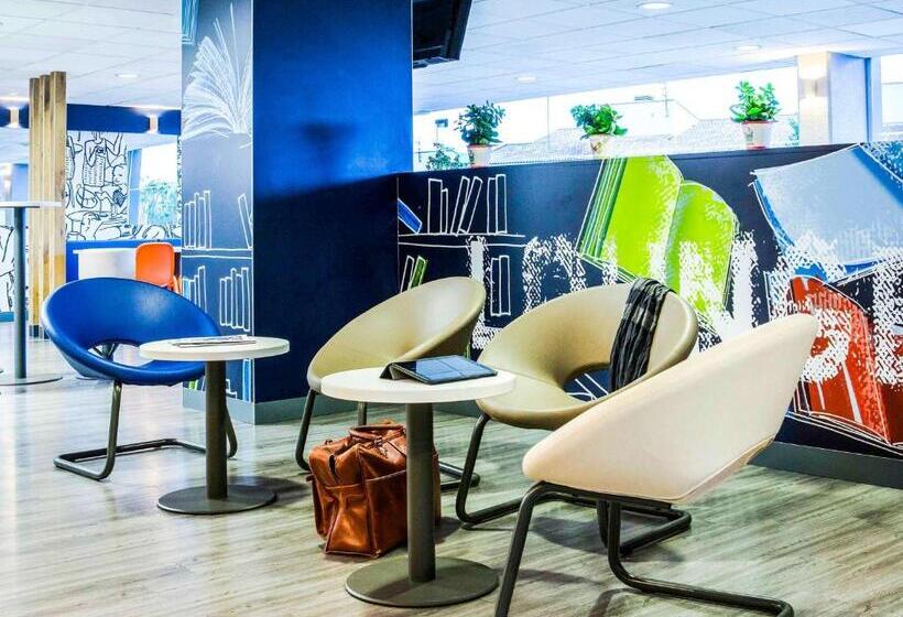 Отель Ibis Budget Fréjus St Raphaël Centre