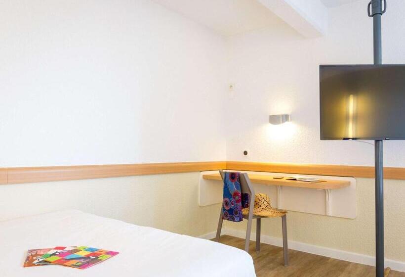 Отель Ibis Budget Fréjus St Raphaël Centre