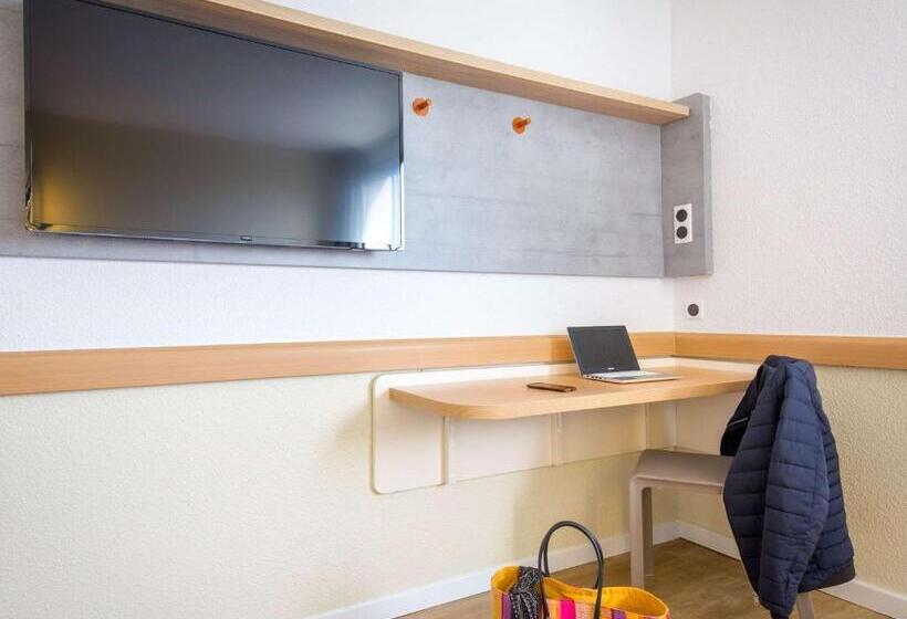 Отель Ibis Budget Fréjus St Raphaël Centre