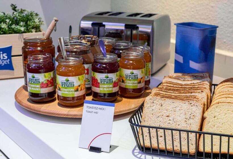 Отель Ibis Budget Fréjus St Raphaël Centre