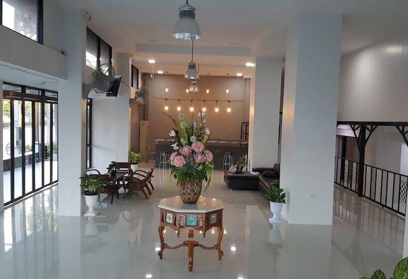 هتل Iron Resort&