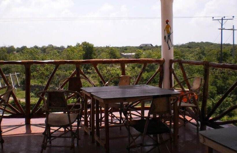 Hotel Mfumbwi Backpacker Lodge