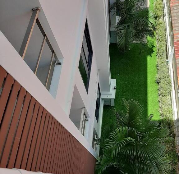 בית מלון כפרי Narai Iyara Palace