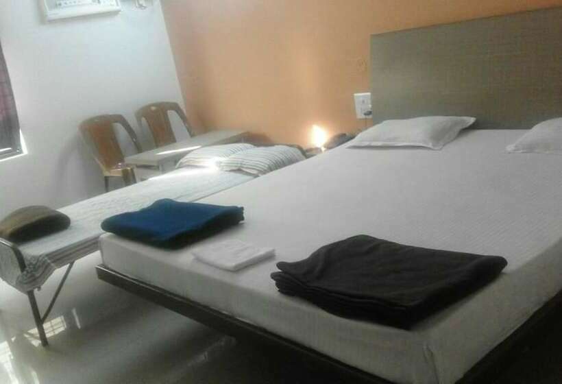 Hotel Goroomgo Shree Mandir Palace Puri