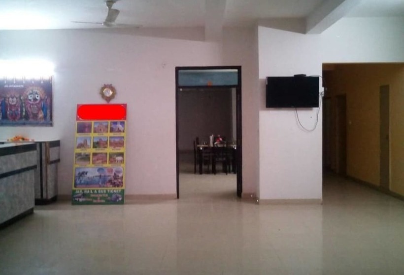 בית מלון כפרי Goroomgo Shree Mandir Palace Puri