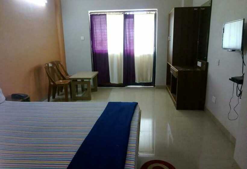 בית מלון כפרי Goroomgo Shree Mandir Palace Puri