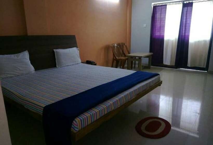 בית מלון כפרי Goroomgo Shree Mandir Palace Puri