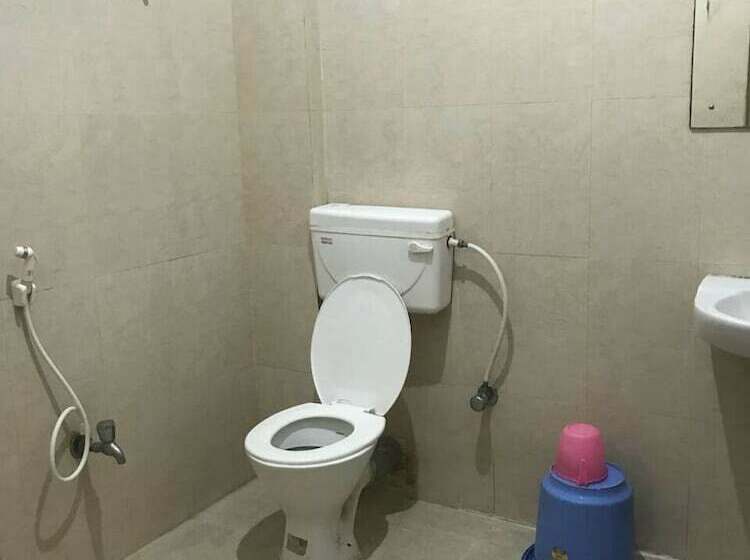 בית מלון כפרי Goroomgo Shree Mandir Palace Puri