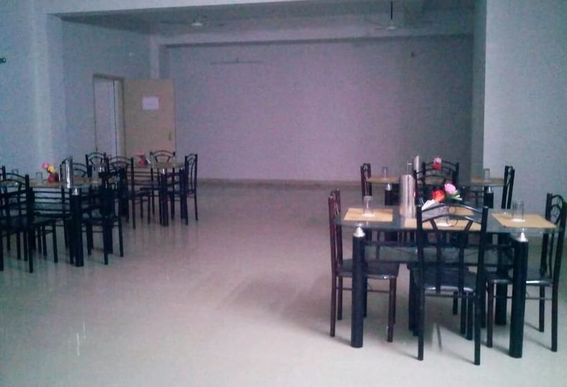 Hotel Goroomgo Shree Mandir Palace Puri