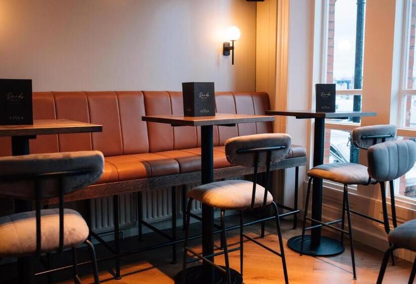 Отель The Nines