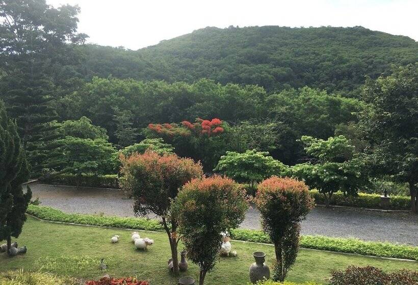 هتل The Relax Khaoyai Resort