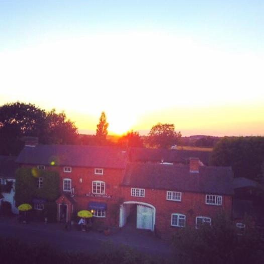 בית מלון כפרי The Royal Arms