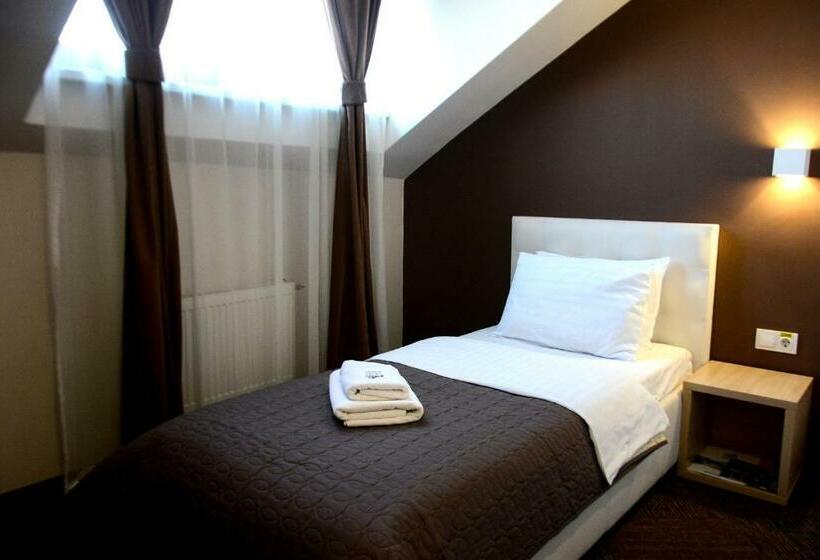 ホテル Voskresensky