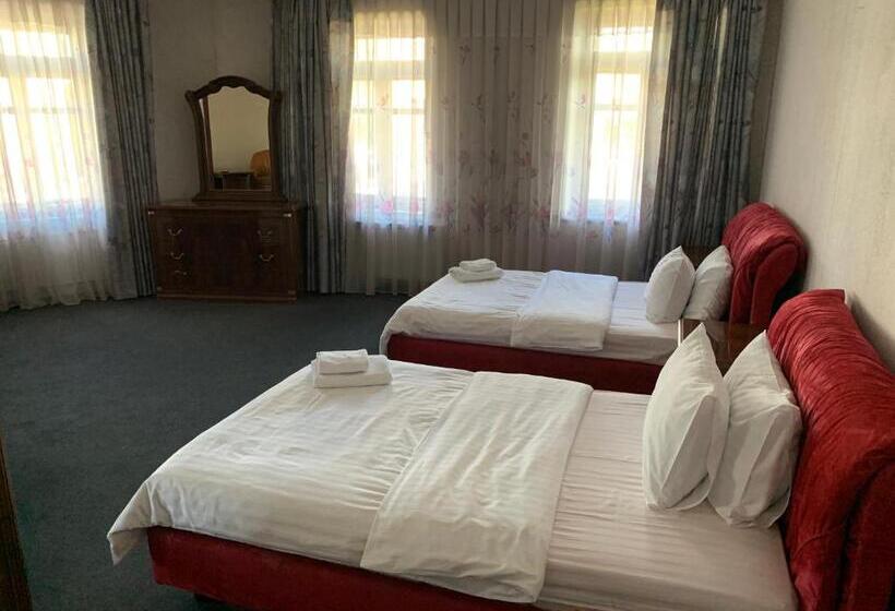 ホテル Voskresensky