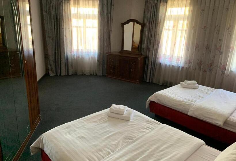 ホテル Voskresensky