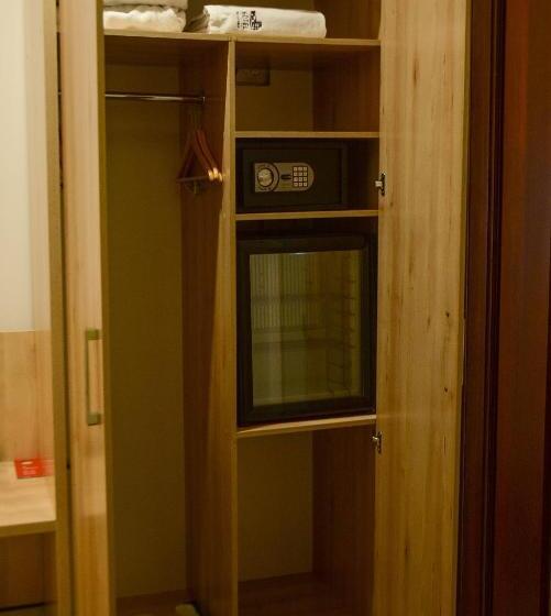 ホテル Voskresensky