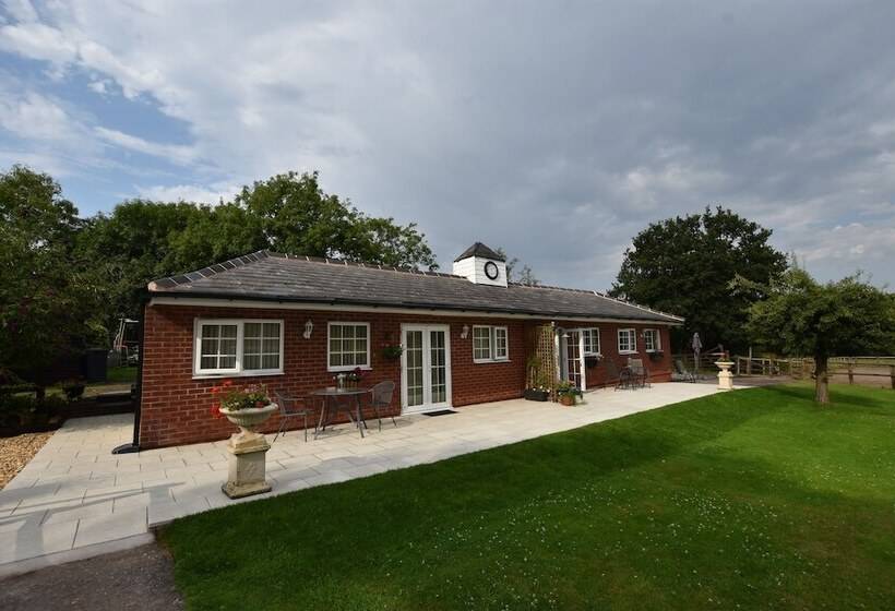 Little Rushbrook Cottages