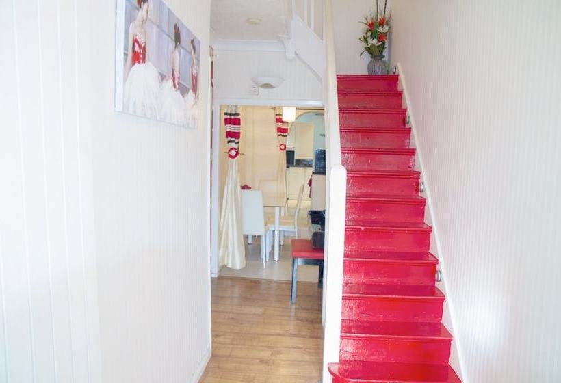 بنسيون A & L Lodgings