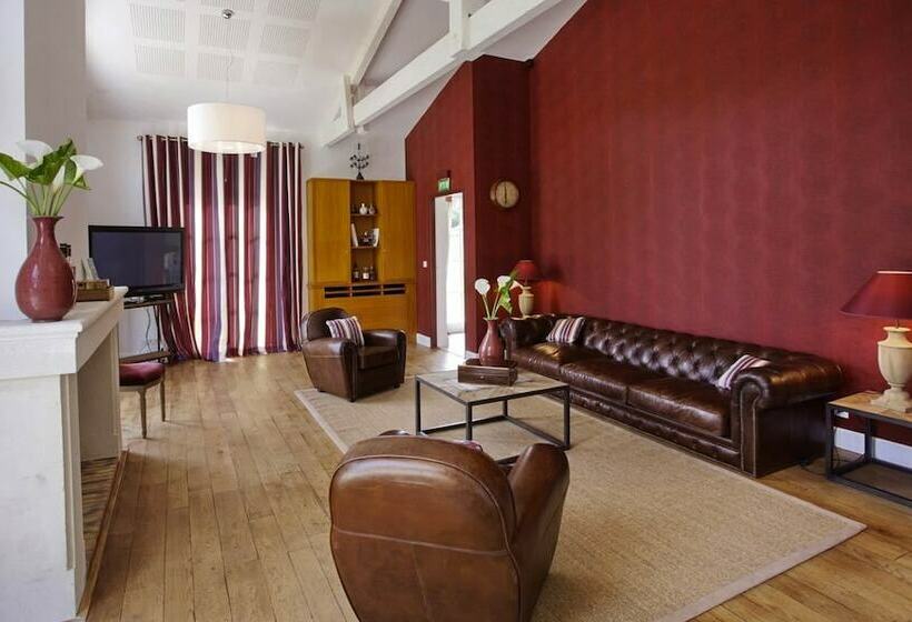 بنسيون Chateau Lagrange