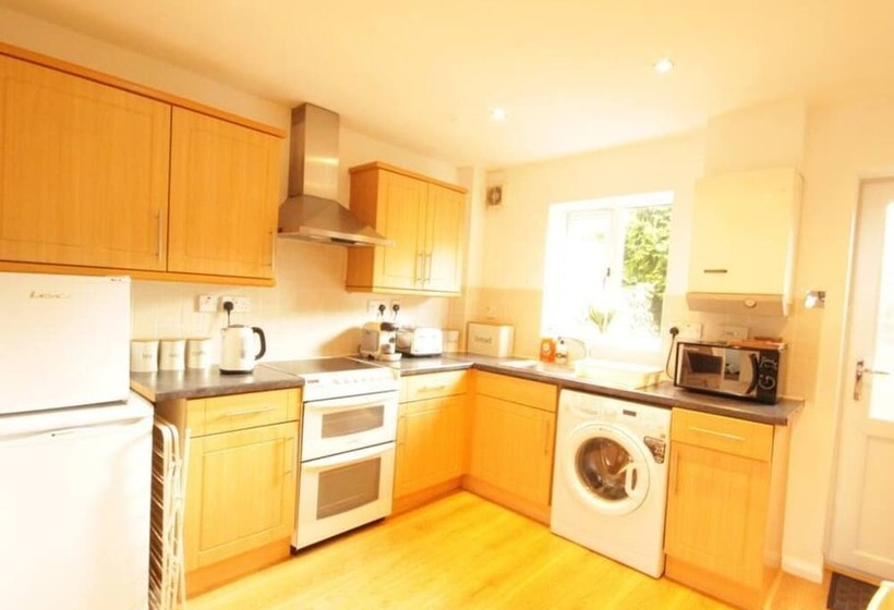 膳宿费 Fantastic 2 Bed House In Hull. Garden, Sky Tv