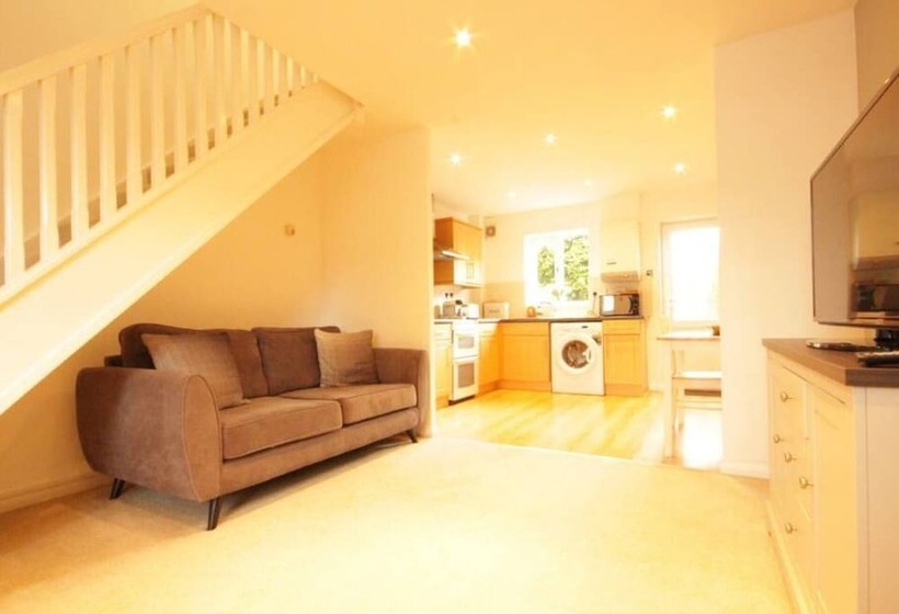 פנסיון Fantastic 2 Bed House In Hull. Garden, Sky Tv