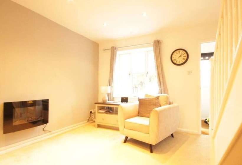 膳宿费 Fantastic 2 Bed House In Hull. Garden, Sky Tv