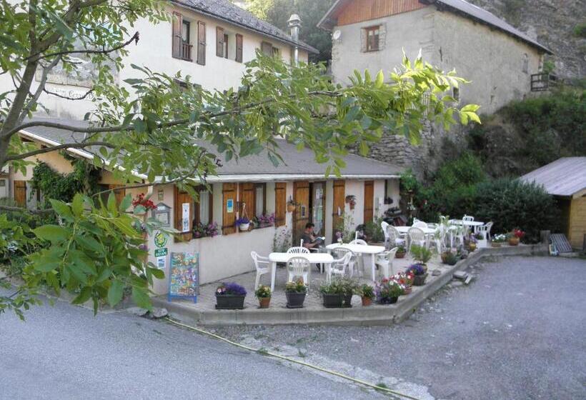 펜션 Gîte Auberge Les Terres Blanches De Méolans