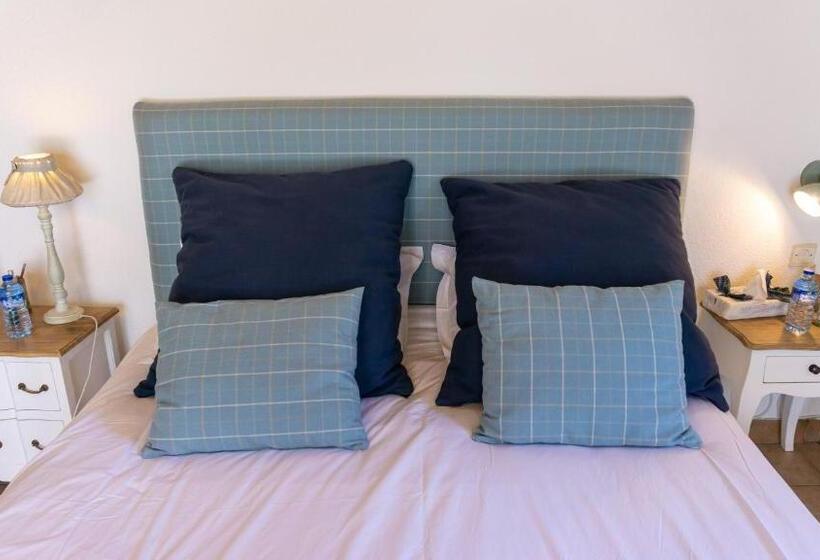 ペンション La Combe Fleurie Appartements & Chambres