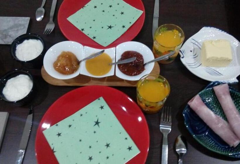 بنسيون Les Chambres Hautes D'anastasia