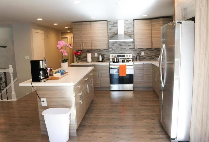 بنسيون North Seattle Guesthouse