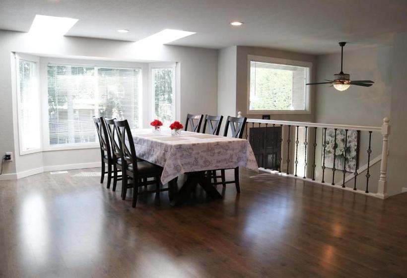 بنسيون North Seattle Guesthouse