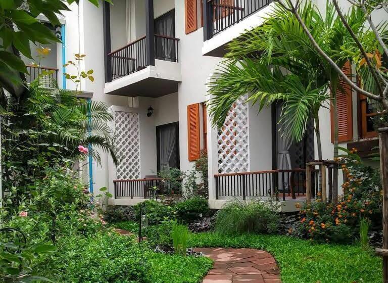 膳宿费 Phumin Place