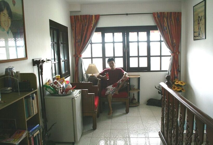 بنسيون Summer Breeze Inn